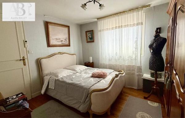 maison de ville avec jardinet en plein centre ville