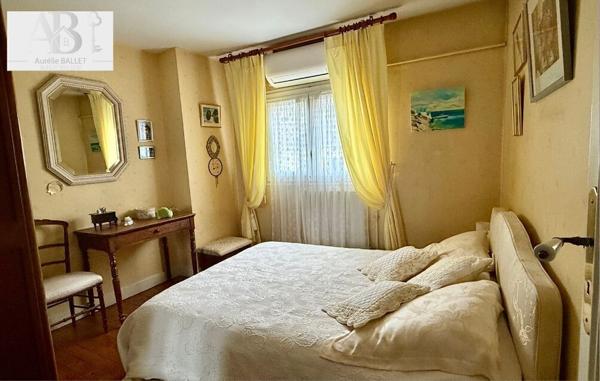 maison de ville avec jardinet en plein centre ville