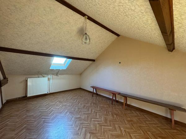 Idéal premier achat avec beau potentiel