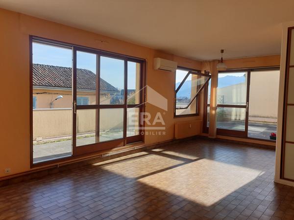 Voiron Bel Appartement T4  de 96m² avec Terrasse de 61m² et vue montagnes