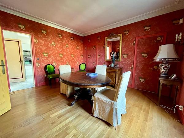 Maison à vendre en plein centre-ville de L'Isle-Adam - 5 chambres et dépendance de 55 m²