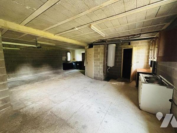 NOUVEAUTE ! A vendre en EXCLUSIVITE chez Trente-Cinq Notaires ! 

Sur la commune de Saint-Erb...