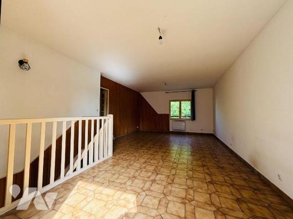 NOUVEAUTE ! A vendre en EXCLUSIVITE chez Trente-Cinq Notaires ! 

Sur la commune de Saint-Erb...