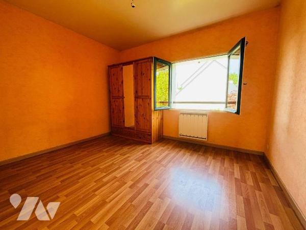 NOUVEAUTE ! A vendre en EXCLUSIVITE chez Trente-Cinq Notaires ! 

Sur la commune de Saint-Erb...