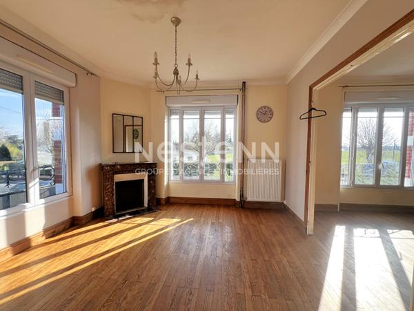 MAISON DES ANNÉES 30 3 CHAMBRES À VENDRE AU COEUR DE POULAINES À DEUX PAS DES COMMERCES (INDRE 36)