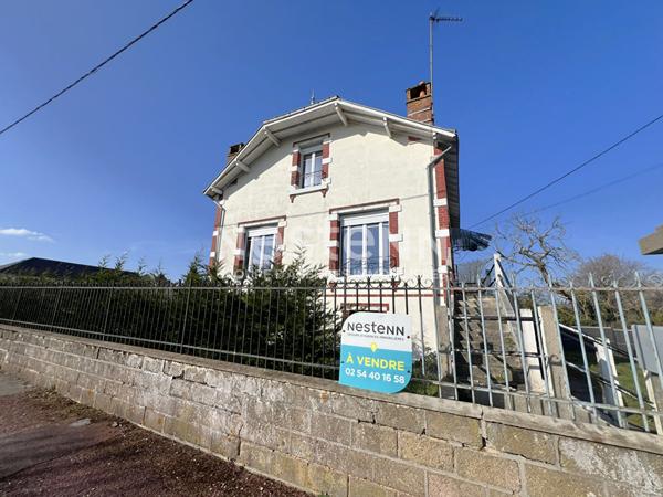 MAISON DES ANNÉES 30 3 CHAMBRES À VENDRE AU COEUR DE POULAINES À DEUX PAS DES COMMERCES (INDRE 36)