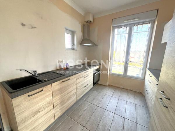 MAISON DES ANNÉES 30 3 CHAMBRES À VENDRE AU COEUR DE POULAINES À DEUX PAS DES COMMERCES (INDRE 36)