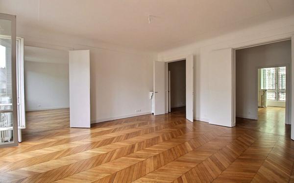 Appartement à louer    5 pièces • 150 m2 Paris 6