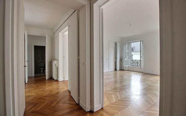 Appartement à louer    5 pièces • 150 m2 Paris 6