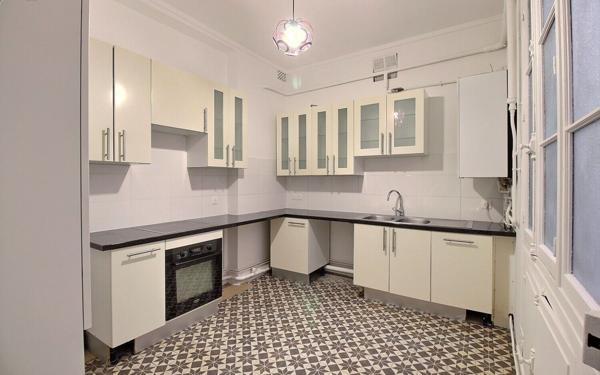 Appartement à louer    5 pièces • 150 m2 Paris 6