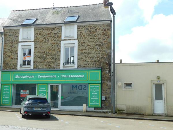 Immeuble à vendre ERNEE (53)
