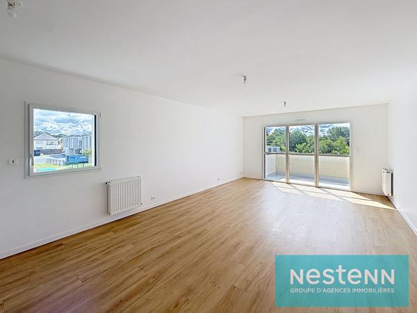 A VENDRE -  HILLION/ST RENE - APPARTEMENT T3 - CENTRE