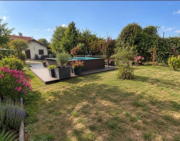 Axe NANCY EPINAL - PROPRIÉTÉ à vendre 7 pièces secteur CHARMES (88) avec PISCINE hors-sol, JACUZZI et TERRAIN de 2415 m2