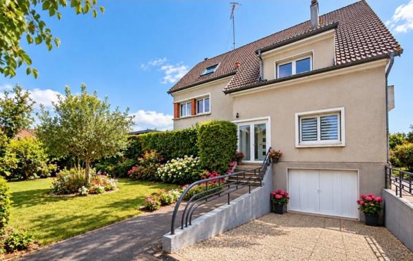 Axe NANCY EPINAL - PROPRIÉTÉ à vendre 7 pièces secteur CHARMES (88) avec PISCINE hors-sol, JACUZZI et TERRAIN de 2415 m2