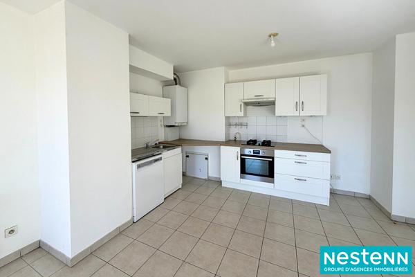 Appartement Meyzieu 3 pièces 66.42 m2 Proche Tram - Résidence calme avec piscine, garage, cave et parking