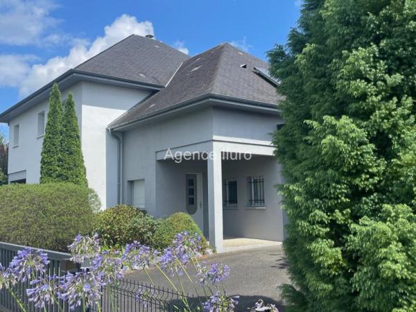Maison - Oloron-sainte-marie - Réf.:205026 OLORON - TRES BELLE VILLA CONTEMPORAINE T5 DE TOUT CONFORT - AU CALME ET PROXIMITE COMMODITES