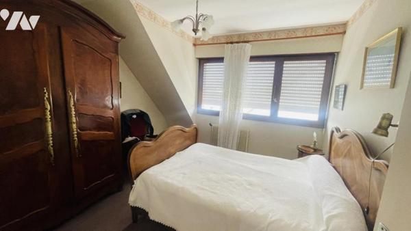 CARNAC : en exclusivité entre bourg et plage appartement avec cave et parking 