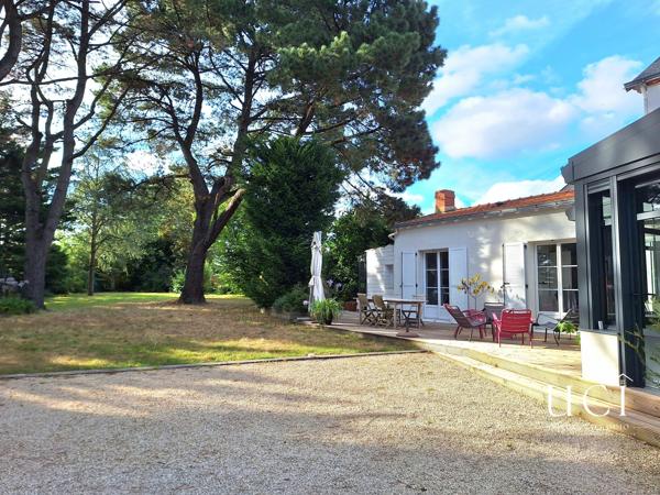 Maison de charme 196 m² – 5 chambres – Terrain de 1447m² – Nantes Sud