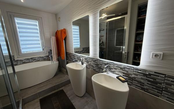 Maison à vendre    4 pièces •  Voisins-le-Bretonneux