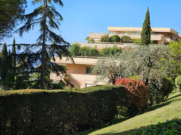Appartement Grasse 2 pièces 36.66 m2, piscine et tennis