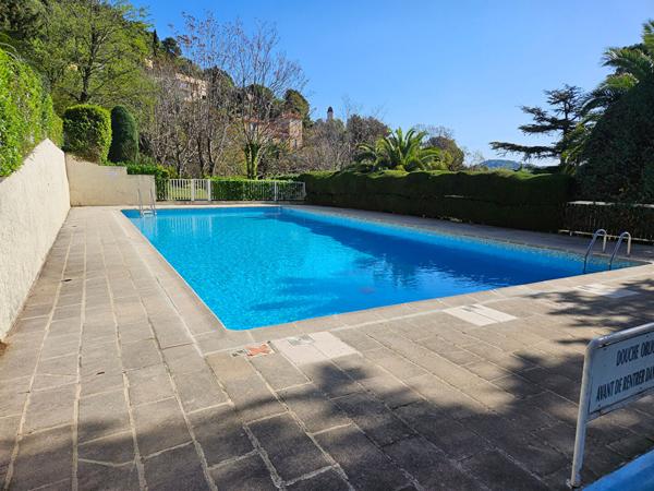 Appartement Grasse 2 pièces 36.66 m2, piscine et tennis