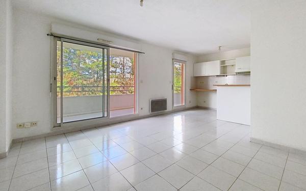 Appartement à vendre    2 pièces • 4 058 m2 Avignon