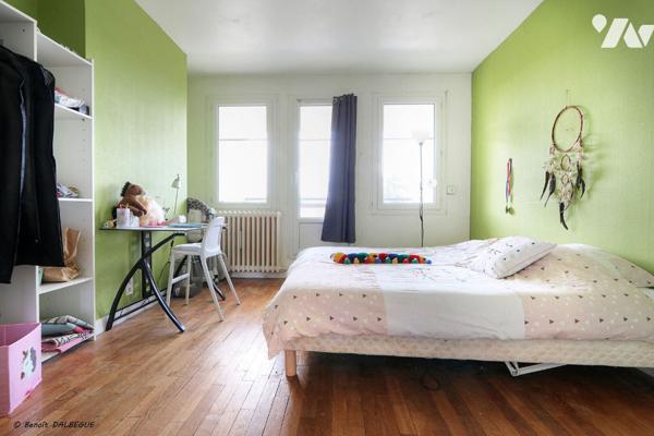 MONTFORT SUR MEU - au coeur de ville, maison de 175 m² avec piscine