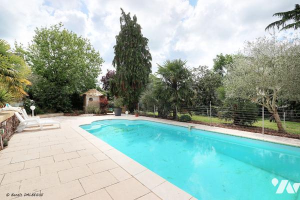 MONTFORT SUR MEU - au coeur de ville, maison de 175 m² avec piscine