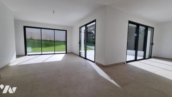 A VENDRE 56 ELVEN BELLE MAISON NEUVE AVEC SOUS-SOL PROCHE BOURG ET ECOLE