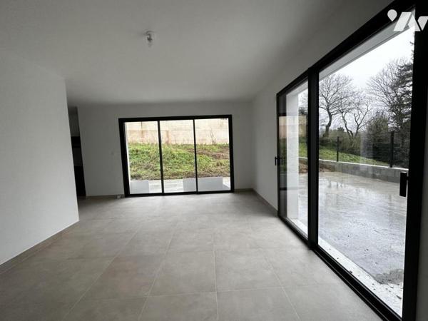 A VENDRE 56 ELVEN BELLE MAISON NEUVE AVEC SOUS-SOL PROCHE BOURG ET ECOLE