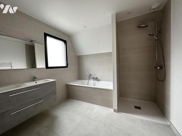 A VENDRE 56 ELVEN BELLE MAISON NEUVE AVEC SOUS-SOL PROCHE BOURG ET ECOLE