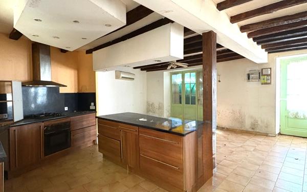 Maison à vendre    6 pièces •  Bélâbre