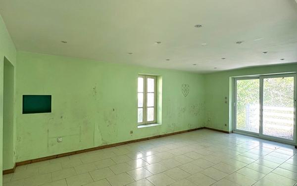 Maison à vendre    6 pièces •  Bélâbre