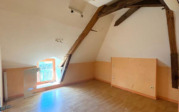 Maison à vendre    6 pièces •  Bélâbre