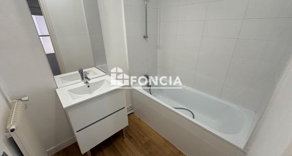 Location Appartement 2 pièces 54.19 m² - Lyon 69004