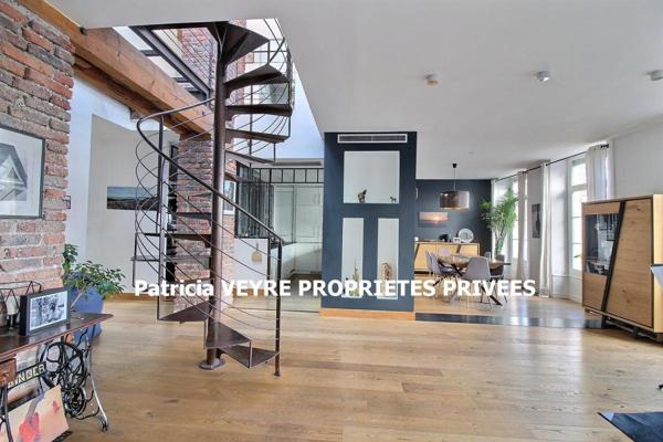 SAINT ETIENNE 42000 Magnifique DUPLEX style loft industriel en hypercentre 230m² habitables, 5 chambres, 2 terrasses, garage fermé, place de parking sécurisée et trois caves