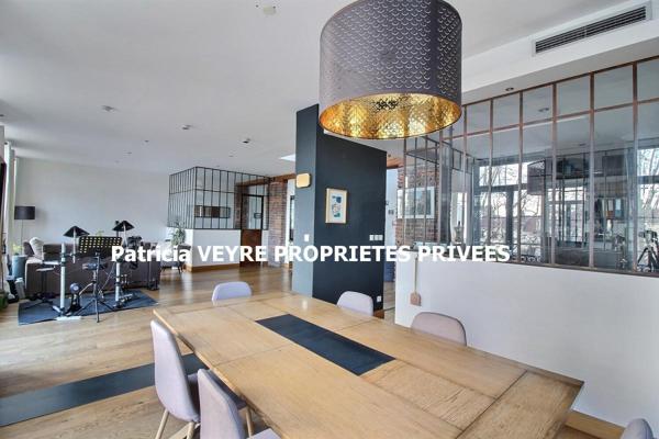 SAINT ETIENNE 42000 Magnifique DUPLEX style loft industriel en hypercentre 230m² habitables, 5 chambres, 2 terrasses, garage fermé, place de parking sécurisée et trois caves