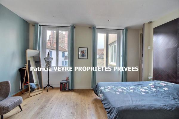 SAINT ETIENNE 42000 Magnifique DUPLEX style loft industriel en hypercentre 230m² habitables, 5 chambres, 2 terrasses, garage fermé, place de parking sécurisée et trois caves