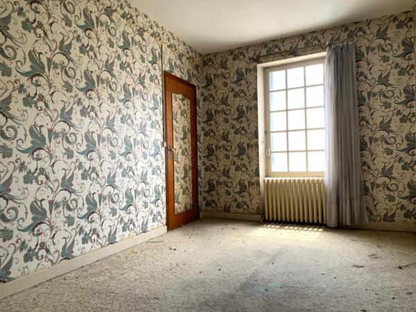 MAISON DE VILLAGE EN PIERRE AVEC BALCON, JARDIN ET GARAGE