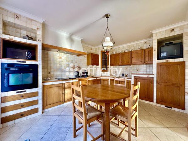 Maison 8 pièces - 183 m² Exclusivité efficity