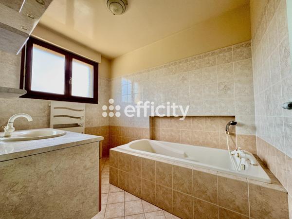 Maison 8 pièces - 183 m² Exclusivité efficity