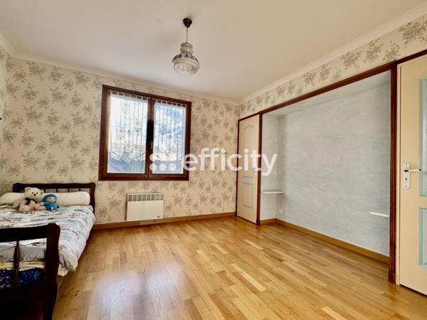 Maison 8 pièces - 183 m² Exclusivité efficity