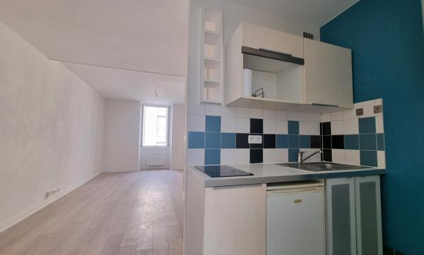 Studio
                                                                                                                                                                                                                                                                                                                        1 pièce(s)                                                                                                                                                                                                          1 chambre(s)                                                                                                                                                                                                          28  m²