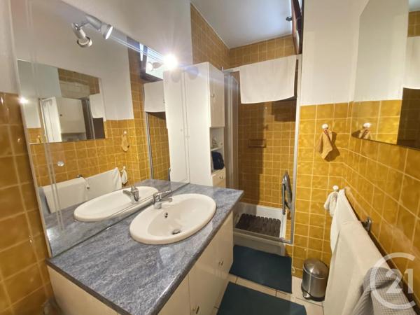 Appartement F2 à vendre  2 pièces - 32,32 m 2   STE MAXIME  - 83