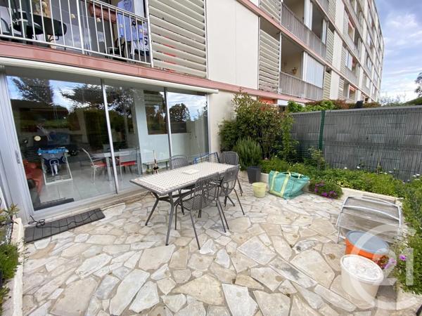 Appartement F2 à vendre  2 pièces - 32,32 m 2   STE MAXIME  - 83