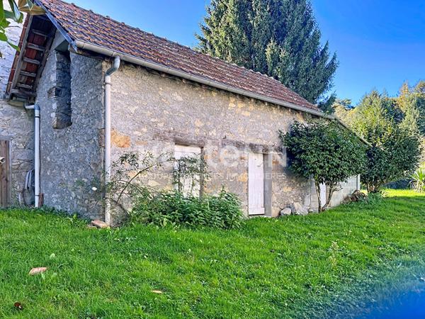 Maison 4 pièces avec dépendance et terrain à Chameyrat