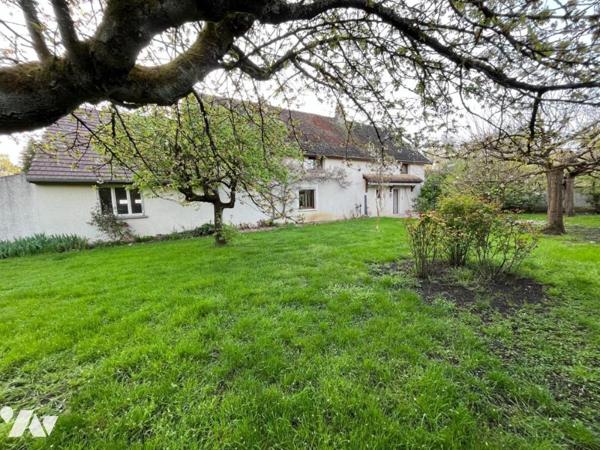 BEAUNE à 6,5 kms maison au calme sur env 2200 m² de terrain