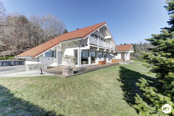 Maison • Vente • 200m2 • Orcines 660 000 € FAI