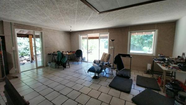 Villa
                                                                                                                                                                                                                                                                                                                        5 pièce(s)                                                                                                                                                                                                          4 chambre(s)                                                                                                                                                                                                          111  m²