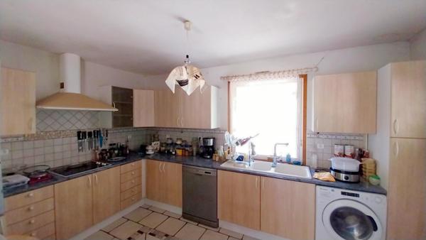 Villa
                                                                                                                                                                                                                                                                                                                        5 pièce(s)                                                                                                                                                                                                          4 chambre(s)                                                                                                                                                                                                          111  m²